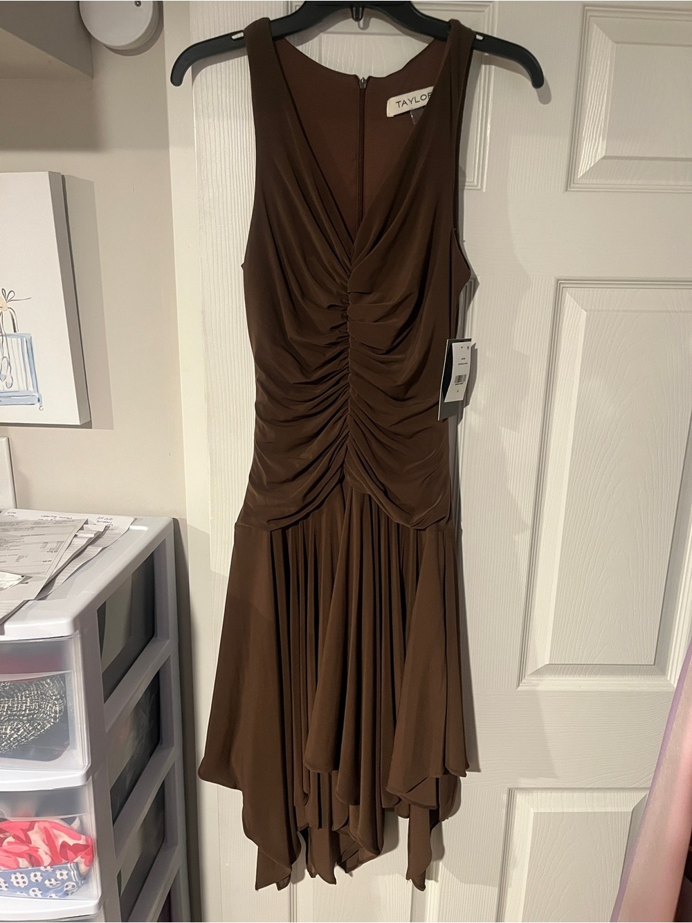 🆕 Taylor Shirred Drop Waist Dress 🤎 - Picture 5 of 10